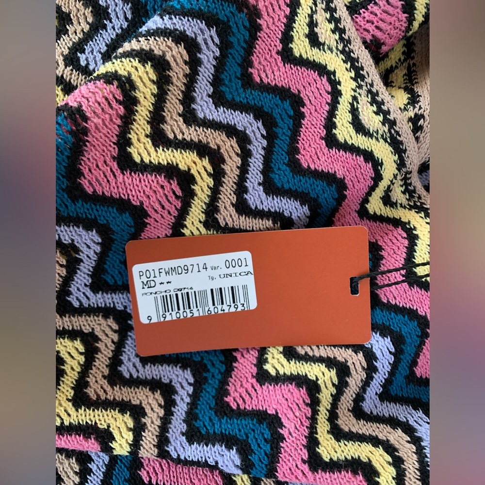 🥰♥️🥰 Missoni multi coloured women’s poncho - Picture 6 of 9